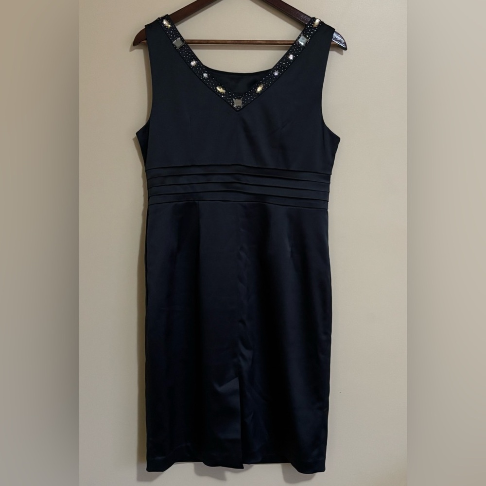 RW&CO.| Black Satin Cocktail Event Dress with Sparkling Gem Rhinestones Sz 12 - Picture 5 of 10